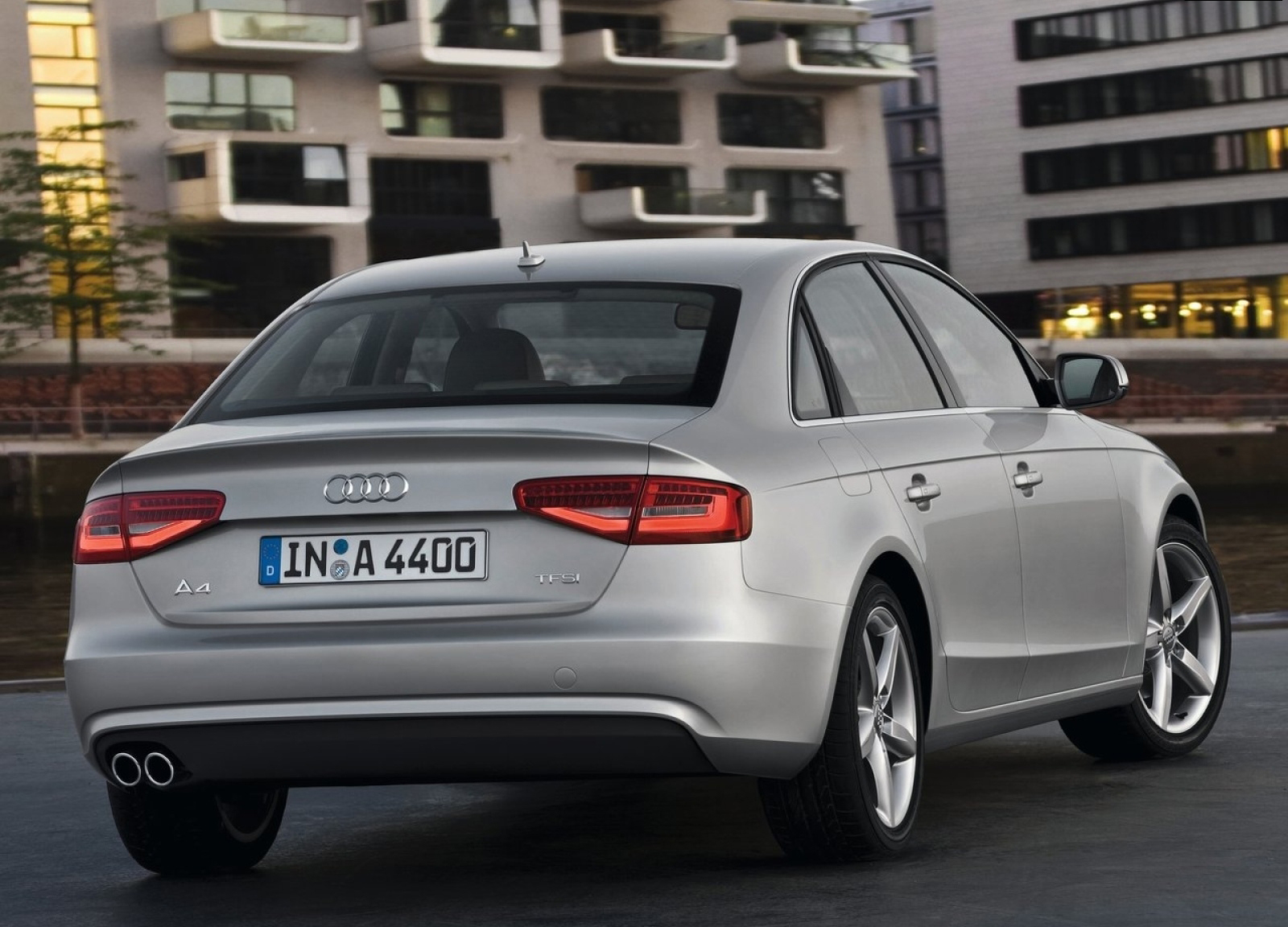 http://3.bp.blogspot.com/-wuSvNYg934Q/TyoWx4ilnMI/AAAAAAAAEVc/Re5Clc73-2Q/s1600/Audi-2013_A4_wallpaper-1600x1200_0012.jpg