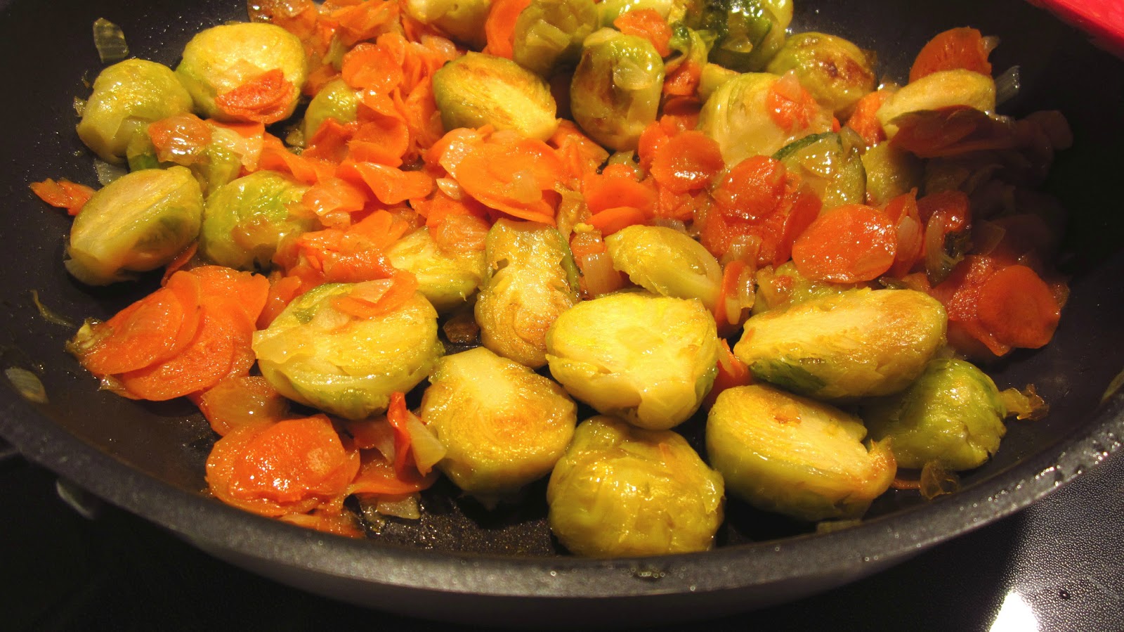 Effortnesslessly Brussel Sprouts with Carrots