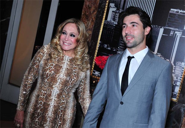 Susana Viera e o noivo, Sandro Pedroso (Foto: Deco Rodrigues/Revista Quem) Susana Viera e o noivo, Sandro Pedroso (Foto: Deco Rodrigues/Revista Quem)