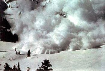 Avalancha no Nepal mata nove alpinistas