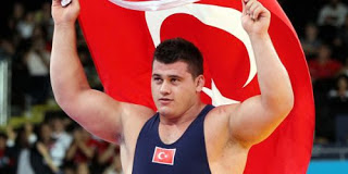 Τούρκος αθλητής προκαλεί: «Σκυλιά Έλληνες και Αρμένιοι»