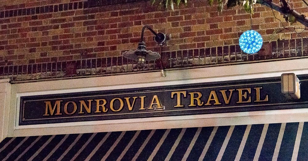 Monrovia Travel With Christmas Light