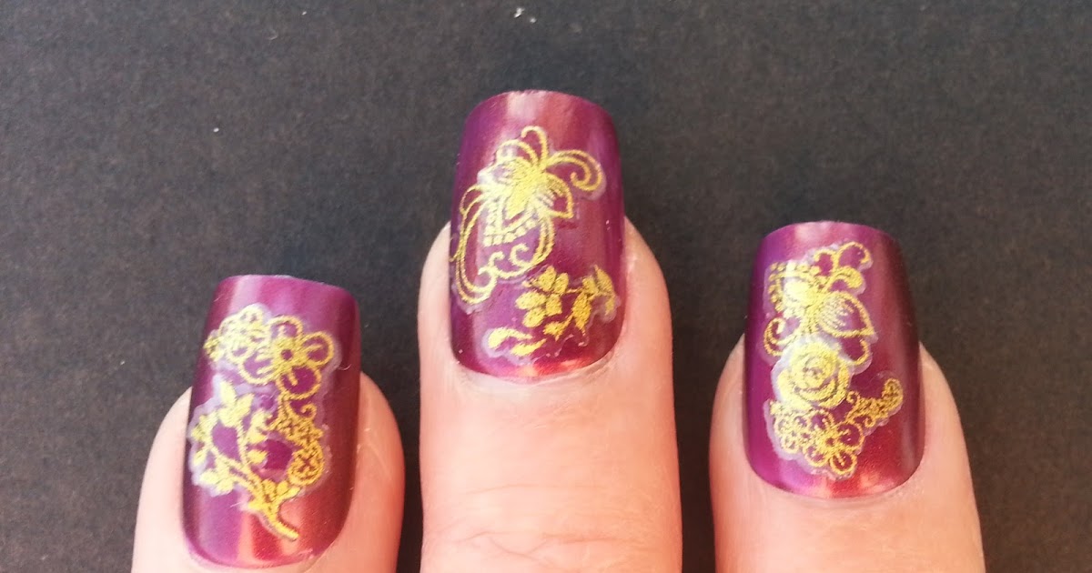 Great Lashing: Nail Art: Gold Embossed Burgundy