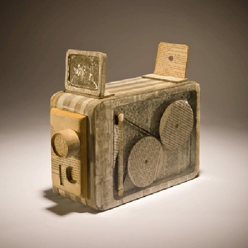 01-8mm-Camera-Ching-Ching-Cheng-Vintage-Camera-Sculptures-Made-of-Books-and-Maps-www-designstack-co