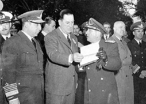 Foto : Brigadier Mayor Juan Ignacio San Martin junto a Perón
