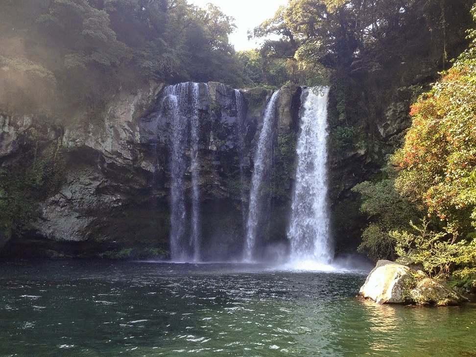 cheonjiyeon falls things to do on jeju island