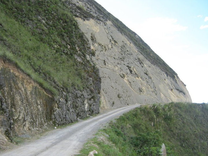 Tramo de la carretera Cajabamba-Lluchubamba será mejorada