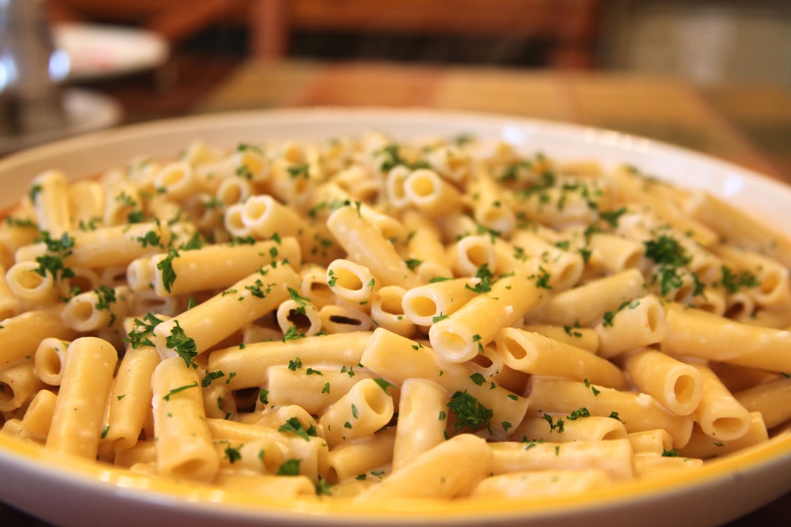 Elizabeth Obsesses... Creamy Pasta Alfredo