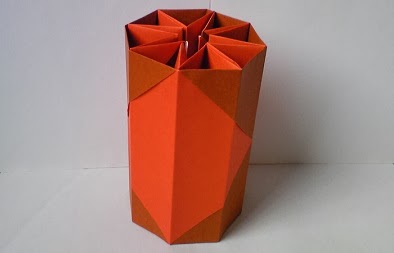 折り紙で鉛筆立てを作りました 折り紙の魔法