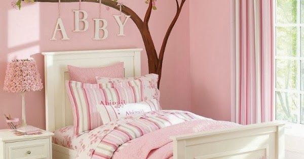 Decoracion Actual de moda: Redecorando el cuarto de niña en Blanco y Rosa
