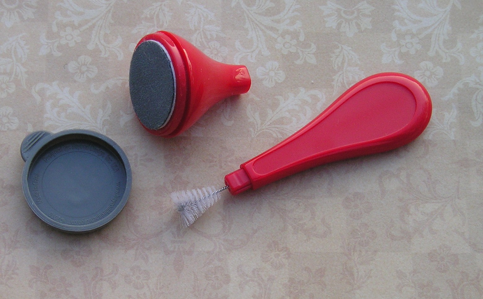 Anita's Little Stitches New Gadgets, buttons, sewing patterns, Gingher