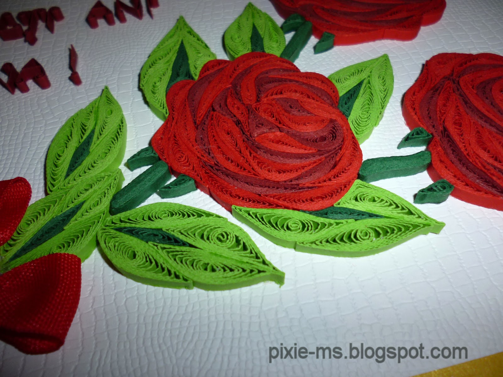 Papírvilág quilled rose bouquet / quilling rózsacsokor