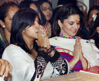 Sunny Leone & Ekta Kapoor visits Siddhivinayak temple