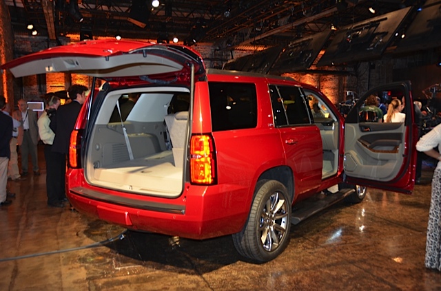 http://3.bp.blogspot.com/-x4OoeYNW808/UjWLxjf7HXI/AAAAAAAAJEg/S_77K13RMfc/s1600/090828-exclusive-first-look-2015-chevrolet-tahoe-and-2015-chevrolet-suburban.4-lg.jpg