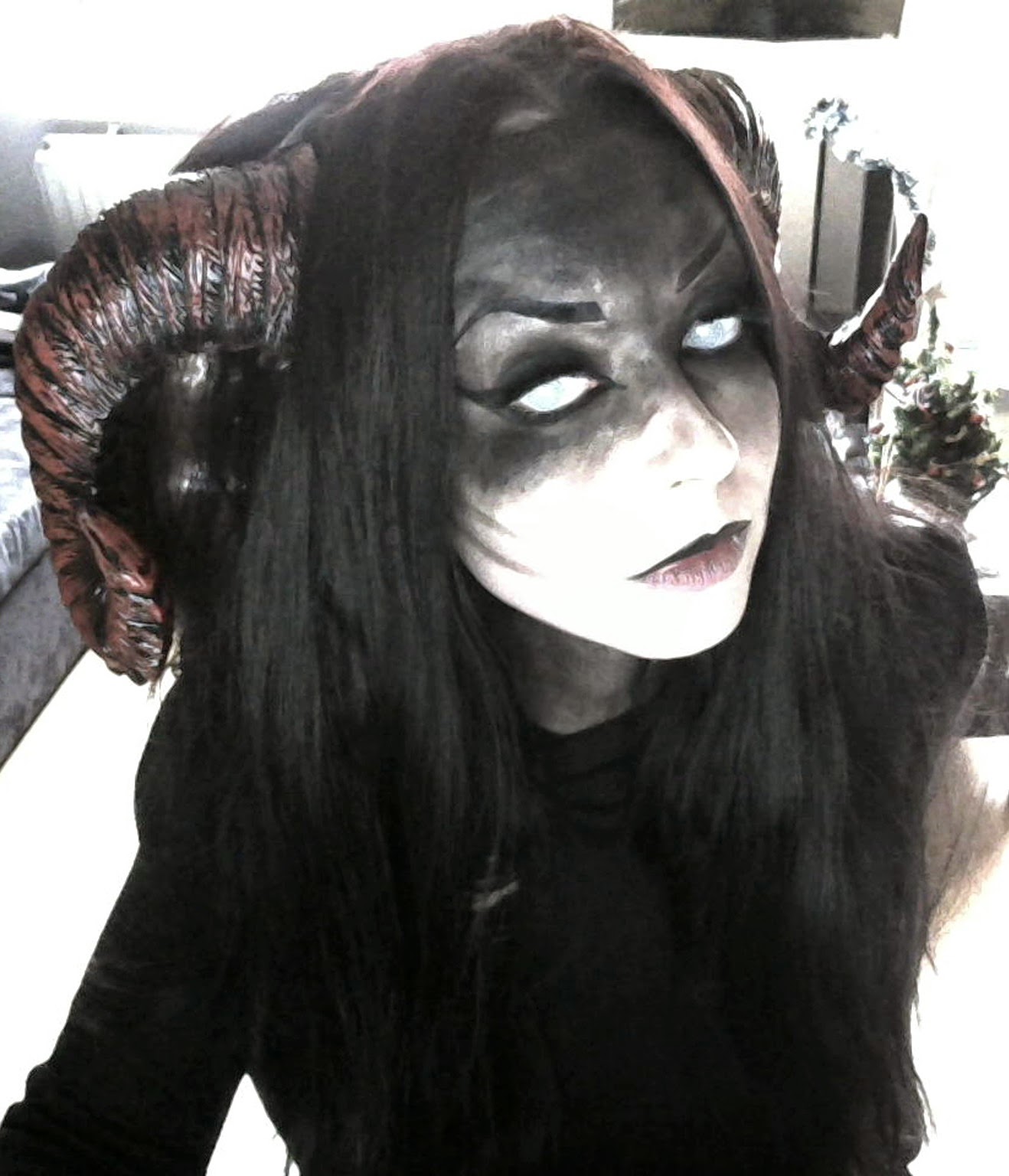 IWalkedWithAZ0mbie Demon