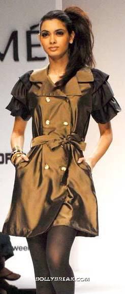  - Diana Penty Hot Pics - Model Ramp Walk Fashion Show