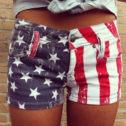 Always Dolled Up 10 Tips for Wearing Printed or Patterned Shorts