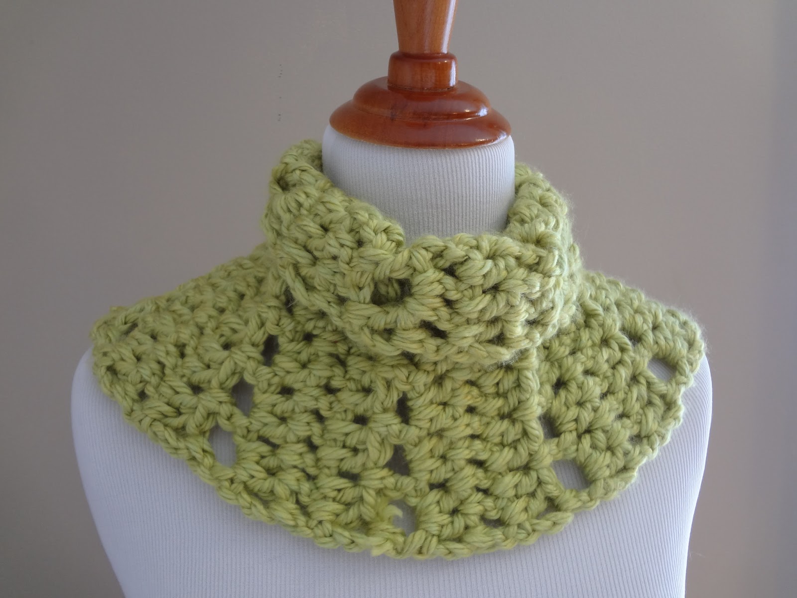 Fiber Flux Free Crochet Pattern...Key Lime Neck Wrap