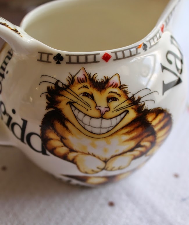 Alice in Wonderland Tea Party {with free printables} / VaVoom Vintage