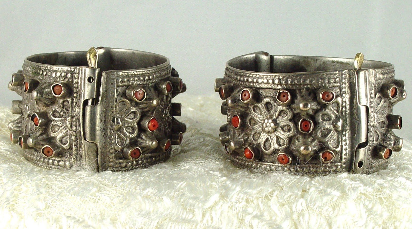 Antique Silver, Bronze & Gemstone Jewelry Styles in Yemen, Turkmenia