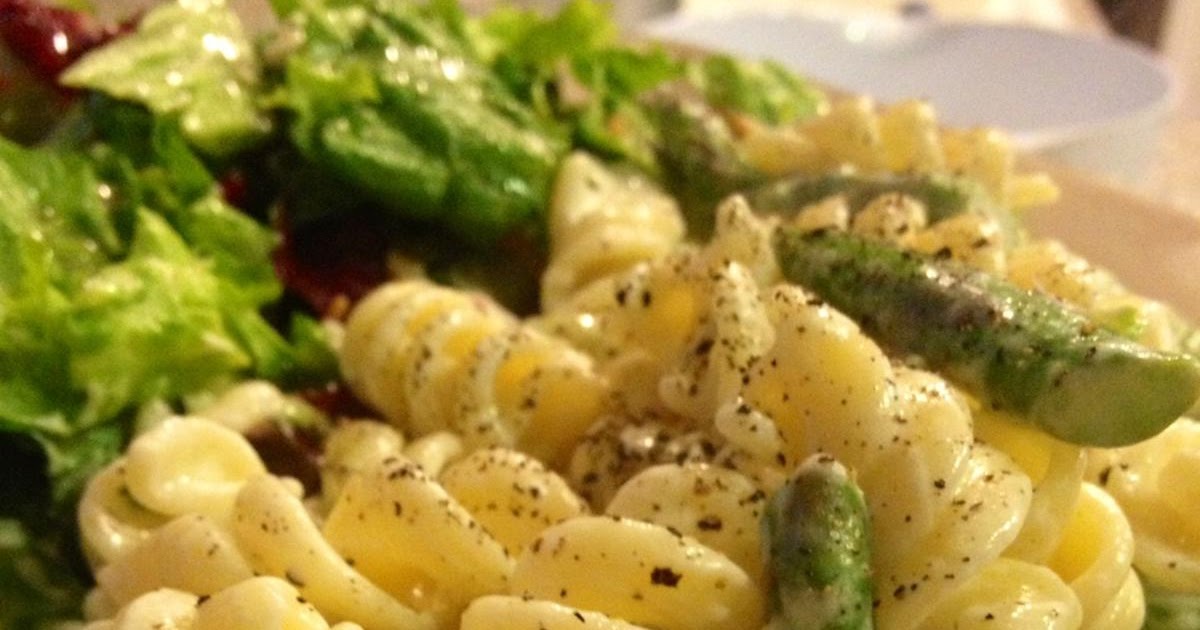 Small Market Cook Asparagus, Lemon & Goat Cheese Pasta