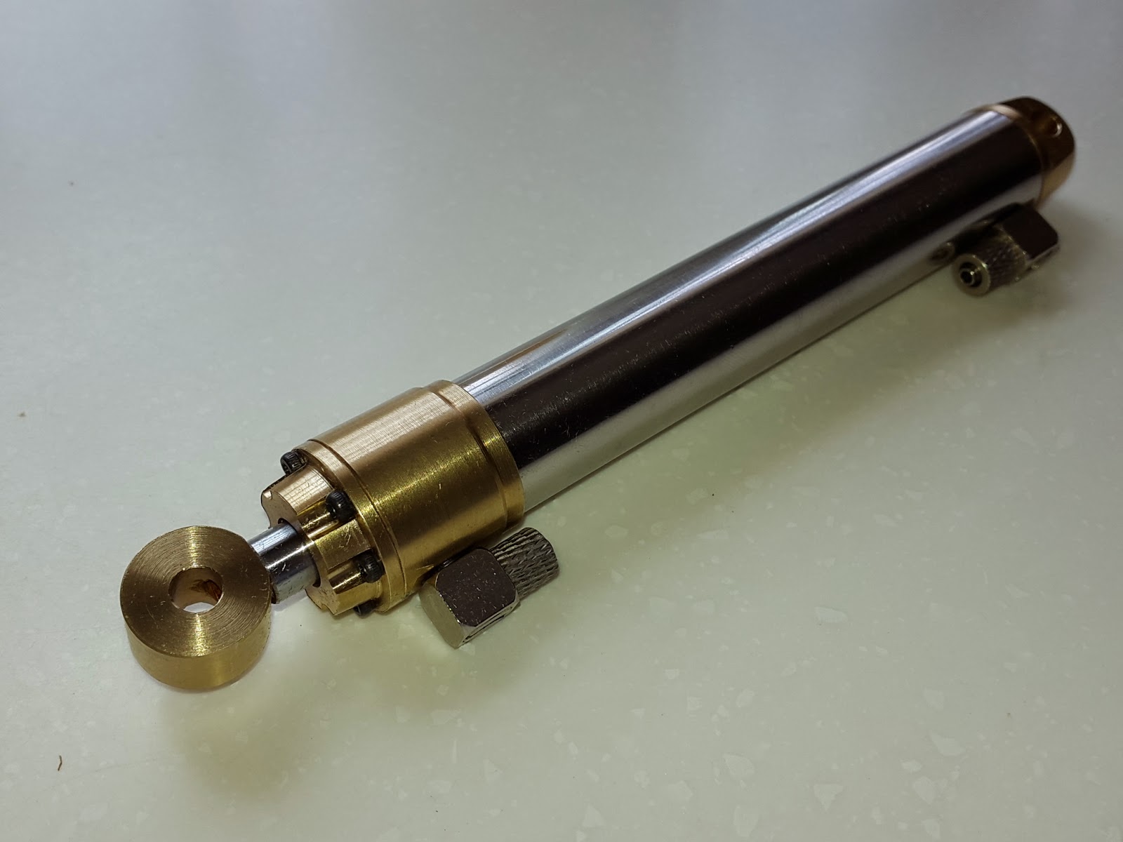 myrctrading DIY Rc use hydraulic cyclinder.