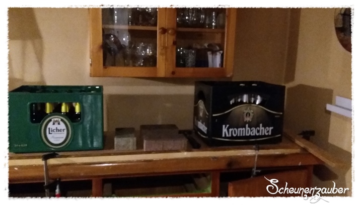 Scheunenzauber: omas küchenschrank mit kreidefarbe