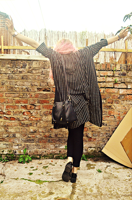 Stephi LaReine// UK Fashion, Lifestyle & Beauty Blogger, From A Confined Space Kimono Jacket, Autum/Winter 2014, Oversize Kimono Jacket// From A Confined Space* T-shirt// Sumayah Deria* Ripped Skinny Jeans// Quiz* Patent Brogues// Asos Bowler Bag// Primark