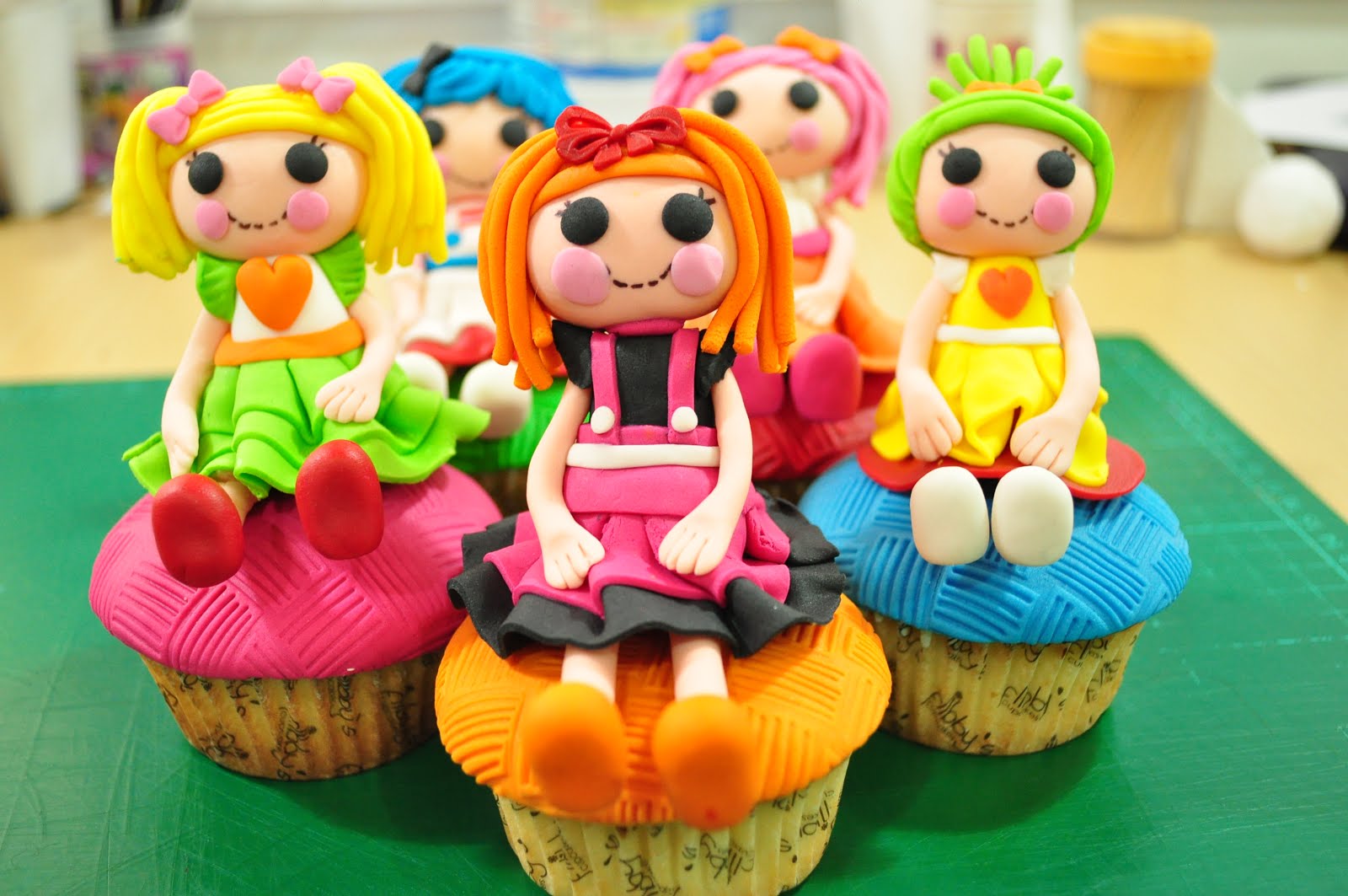 Flibby's Artisticakes Lala Loopsy Gumpaste Figure Tutorial