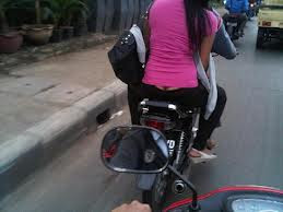 Belahan Pantat cewek