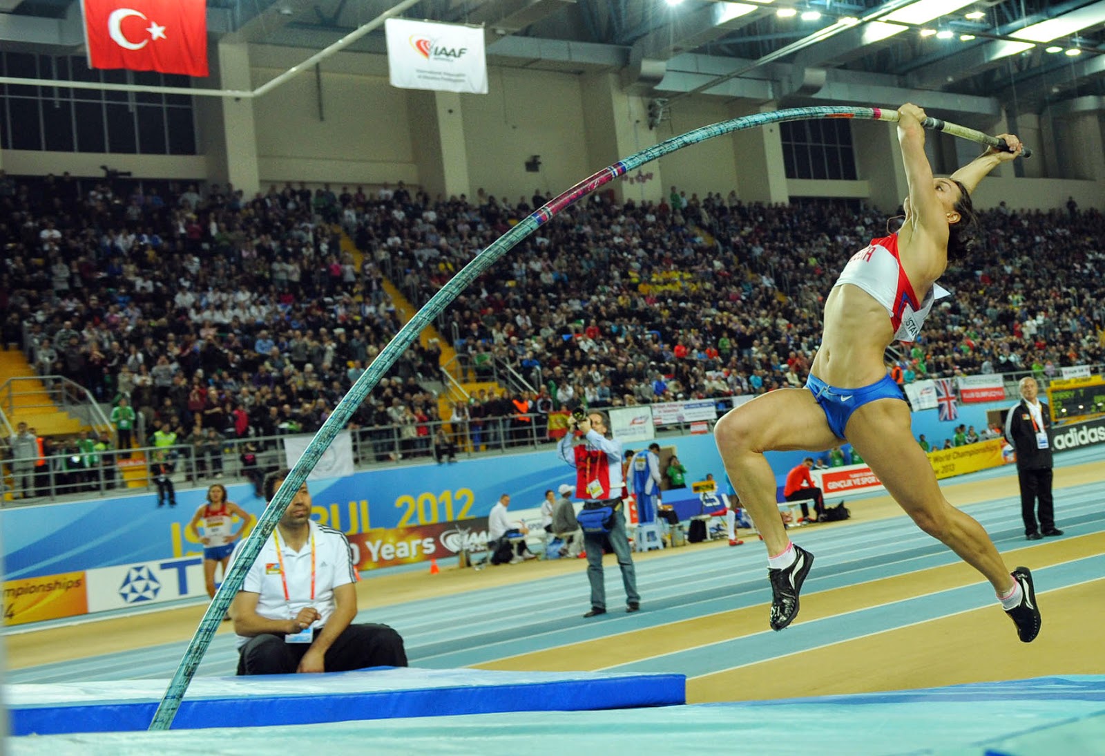 El rincón del deporte Técnica básica del salto con pértiga