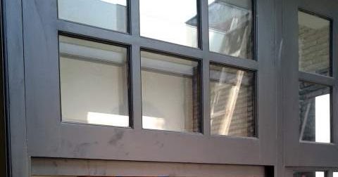 a: Contoh jendela bukaan atas dan cara kerjanya