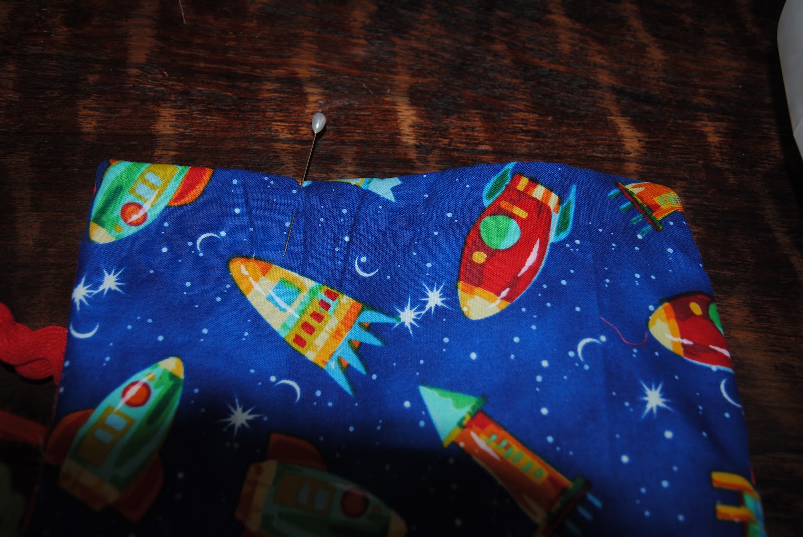 Diamonds, fur and laundry Fabric airplane tutorial