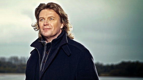 Gesamtkunstwerk Vogt Fur Kaufmann An Der Mauer In Berlin