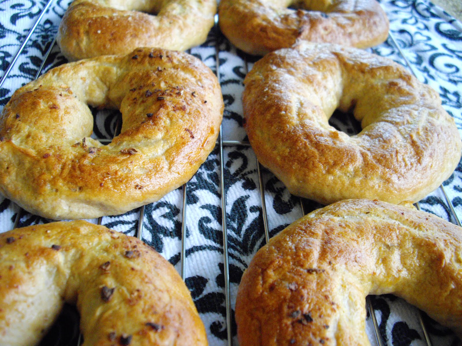 Whole Wheat Garlic Onion Bagels cooking ala mel