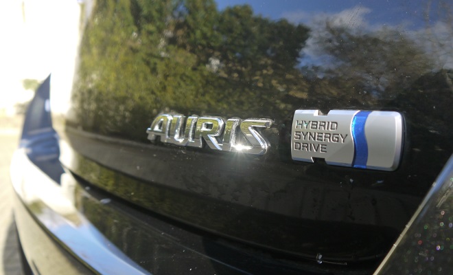 2013 Toyota Auris Hybrid boot badge