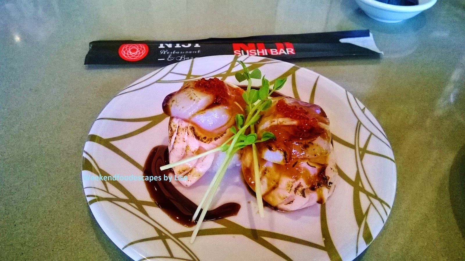 A Deluxe Plate 6 Above Is The Seared Salmon And Scallop Roll Its Fresh Delicious Was Enjoyed In Two Very Quick Bitefuls
