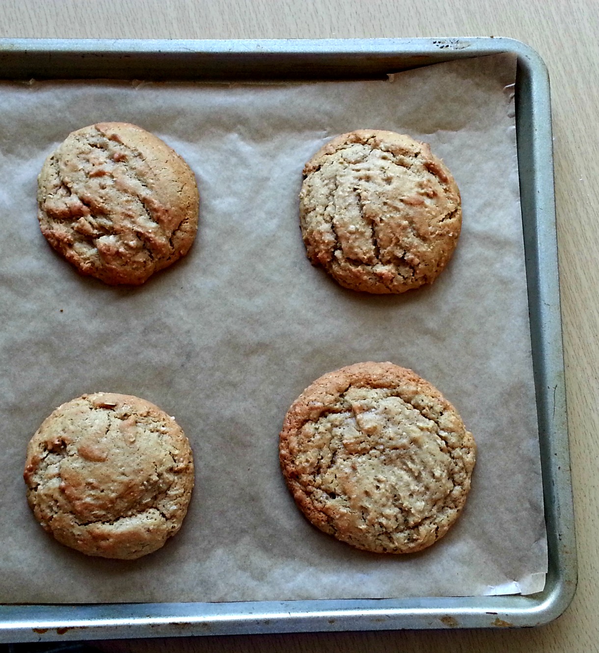 My sugar coated life... Spiced oatmeal cookies with maple syrup drizzle