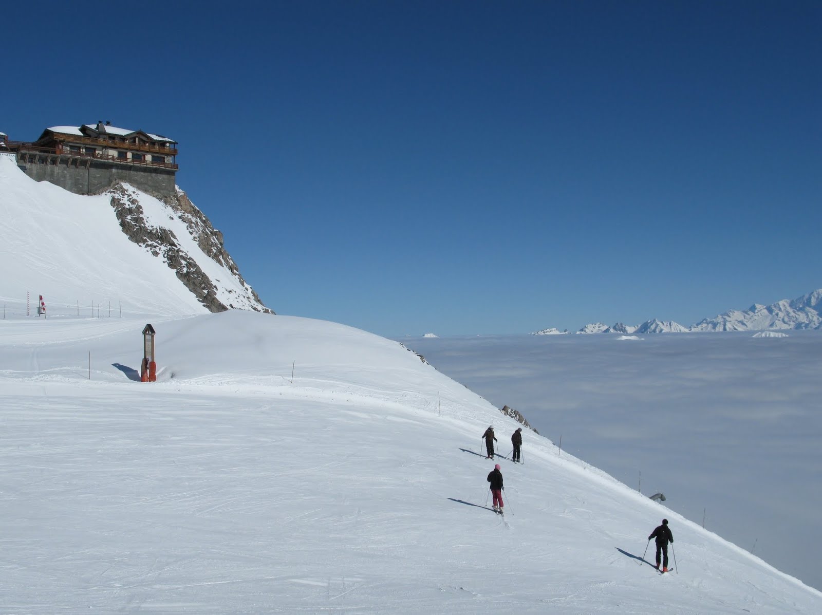 Skiën boven de wolken