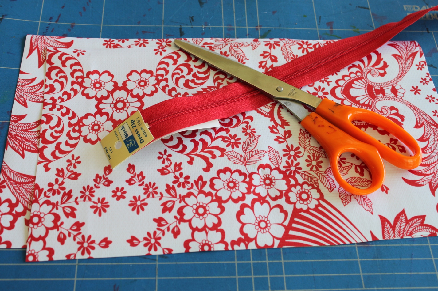 Sew Delicious Oilcloth Toiletries Bag Tutorial