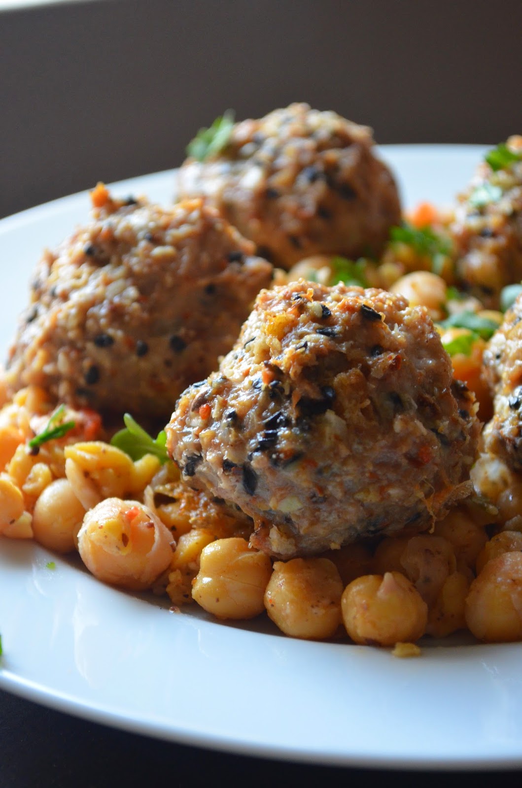 amour fou(d) sesamespiced turkey meatballs with chickpea salad.