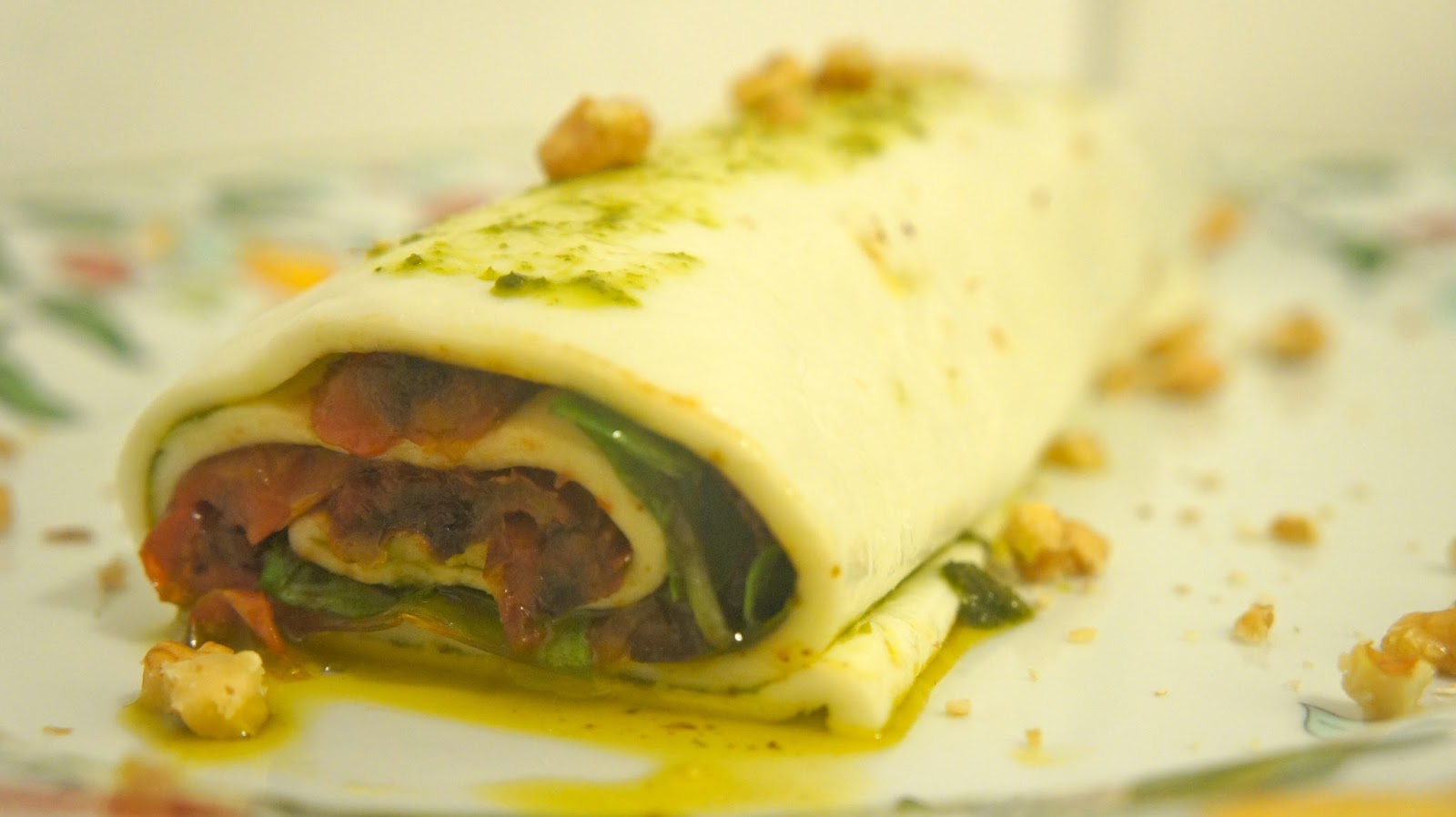 Receitinhas da Brunildinha ROCAMBOLE DE MUSSARELA DE BÚFALA, TOMATE