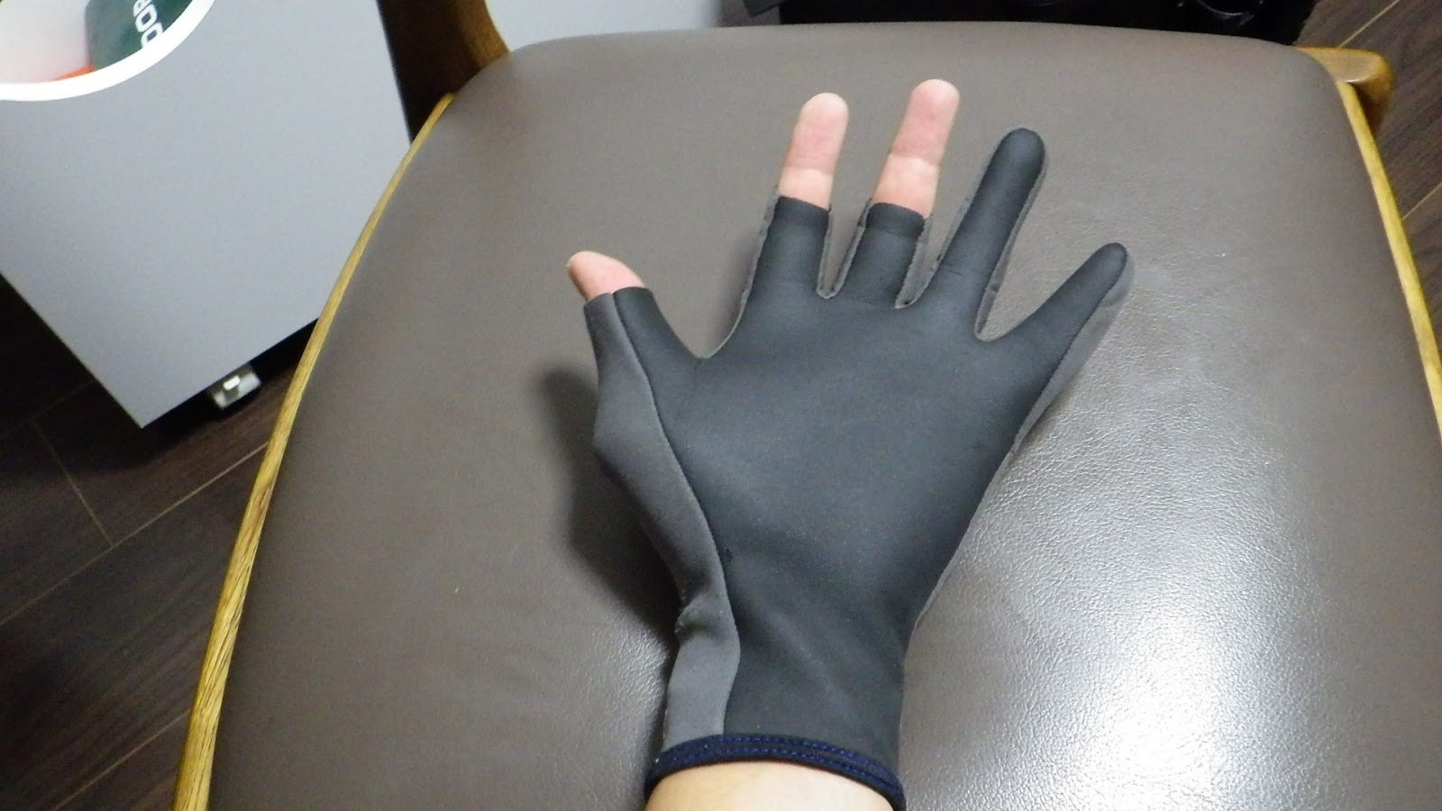 年12回手漕ぎボートで釣りがしたい 防寒 グローブについて