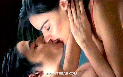 Kunal Khemu and Mia Uyeda Kissing  - (9) - Bollywood Movies Kisses in 2012