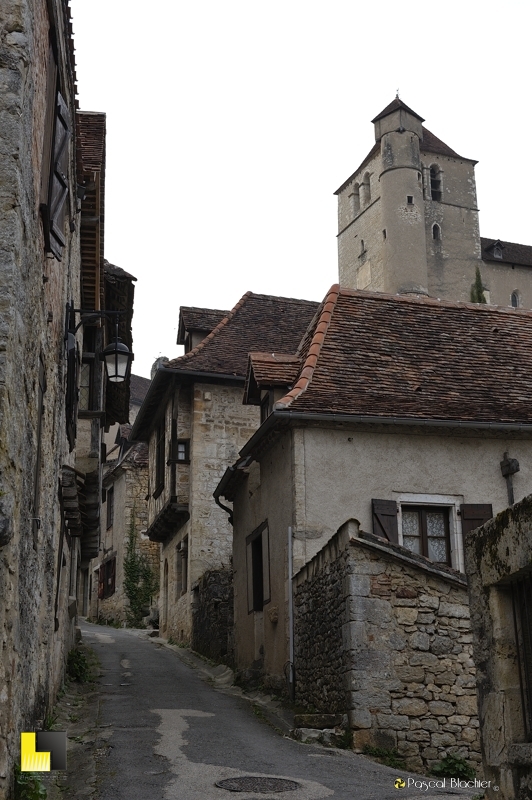 saint cirq lapopie village et eglise photo pascal blachier