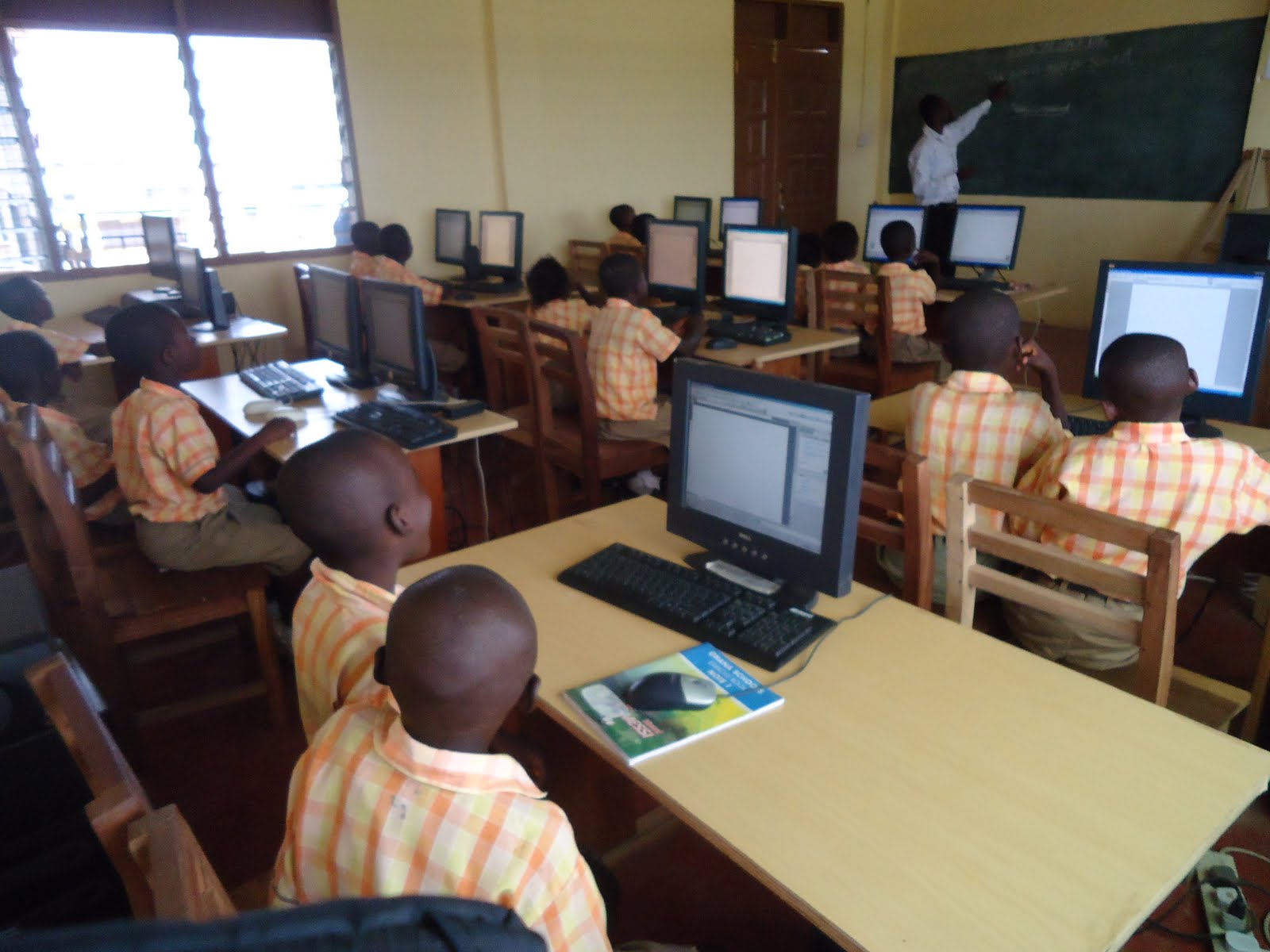 Reader To Reader Reader to Reader's First Computer Lab Built in Ghana
