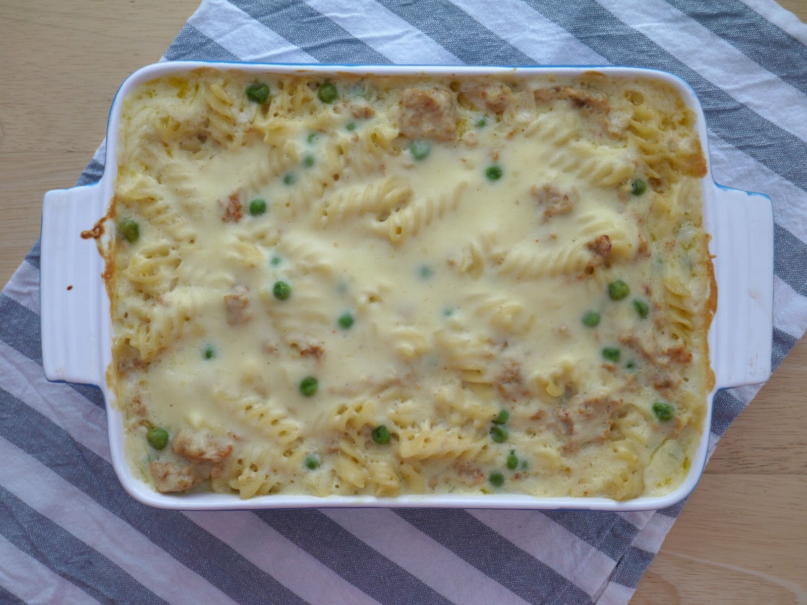 This Muslim Girl Bakes Cheesy Chicken Pasta Bake.