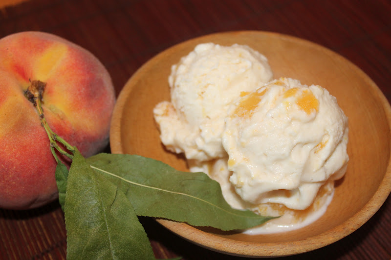 Savory Moments Peachnutmeg frozen yogurt