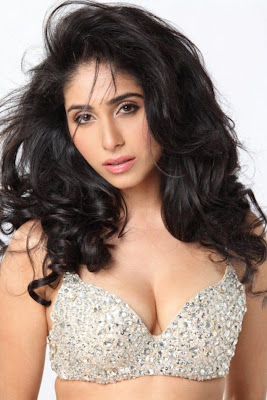 Hot Spicy Singer Neha Bhasin gallery pictures