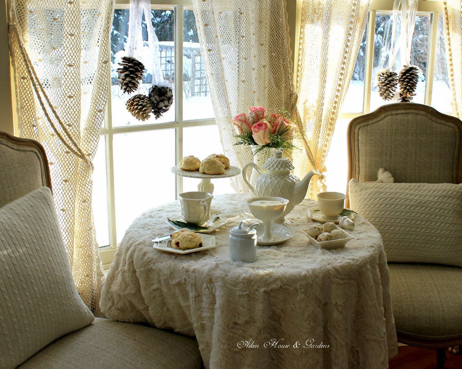 Aiken House & Gardens Cozy Winter White Tea